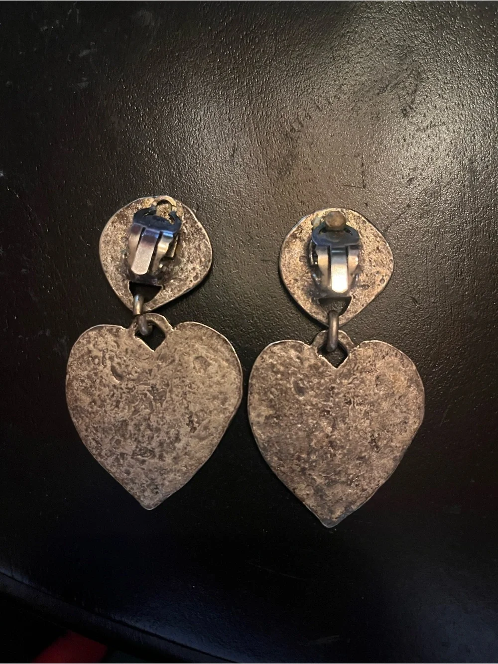Vintage Brutalist Aged Silver Tone Heart Clip Earrings Metal Pointu’s Paris